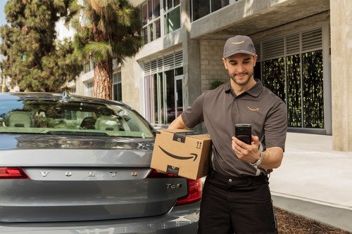 Volvo-Fahrer in den USA können sich ihre Amazon-Pakete direkt ins Auto liefern lassen.