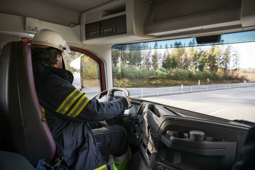 Volvo FMX mit Mannschaftskabine für bis zu neun Personen.