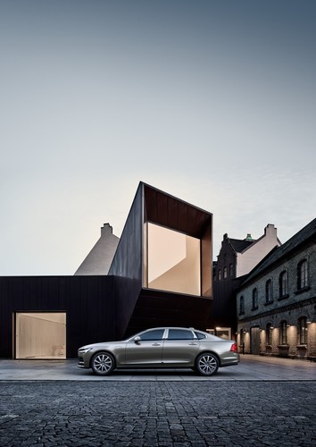 Volvo S90L Excellence.