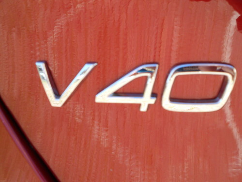 Volvo V40.