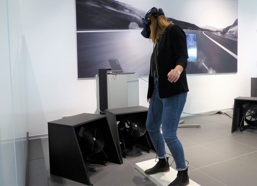 VR-Erlebnis im Audi-Forum Neckarsulm: Die Besucher können unter anderem auf der Spree surfen und dabei den Audi e-Tron Sportback Concept erleben.