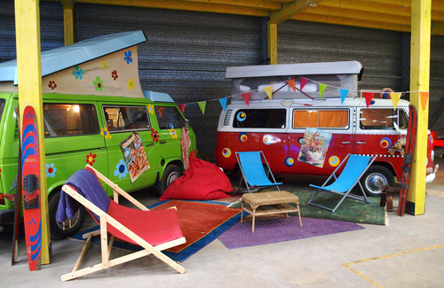 VW-Busse im Base Camp.