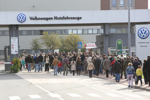 VW feierte mit 90 000 Besuchern das neunmillionste Nutzfahrzeug aus Hannover.
