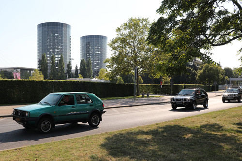 VW Golf Country: Korso beim Sommertreffen in der Autostadt. 