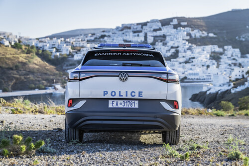 VW ID 4 als Polizeiauto auf der griechischen Insel Astypalea.