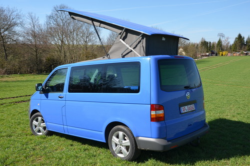 VW T5 mit Hilo-Auftstelldach.
