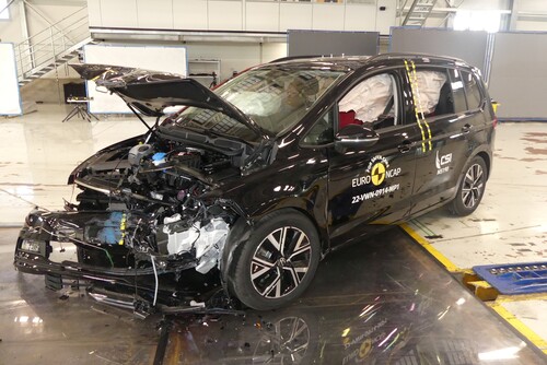 VW Touran im Euro-NCAP-Crashtest.