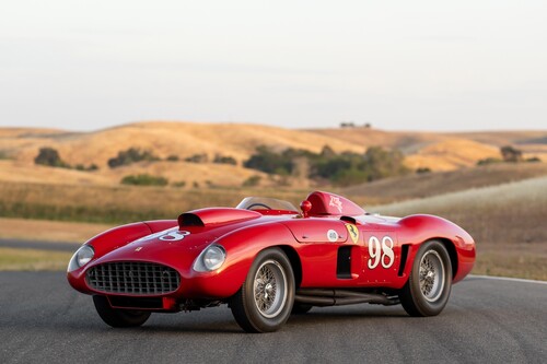 Wechselte bei der Auktion während der Monterey Car Week 2022 für 22,005 Millionen US-Dollar den Besitzer: 1955er Ferrari 410 Sport Spider by Scaglietti.