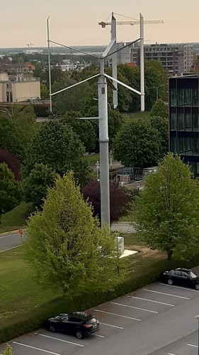 Windrad zur Stromerzeugung auf dem Gelände der Toyota-Europazentrale in Brüssel.