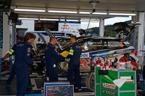 WRC-Lauf Korsika: Servive-Werkstatt.