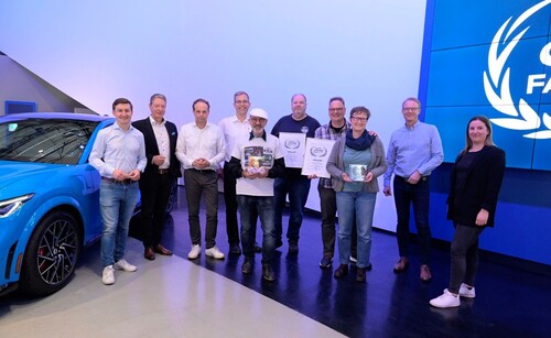 Wurden im Besucherzentrum der Kölner Werke ausgezeichnet: Die Gewinner des „Ford Fan Award 2021“.