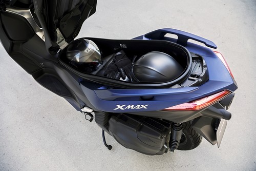 Yamaha X-Max 400.