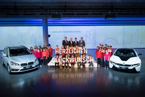 Zehn Jahre BMW-Werk Leipzig (v.l.): Werkleiter Milan Nedeljkovic, Ministerpräsident Stanislaw Tillich, Produktionsvorstand Harald Krüger und Oberbürgermeister Burkhard Jung.