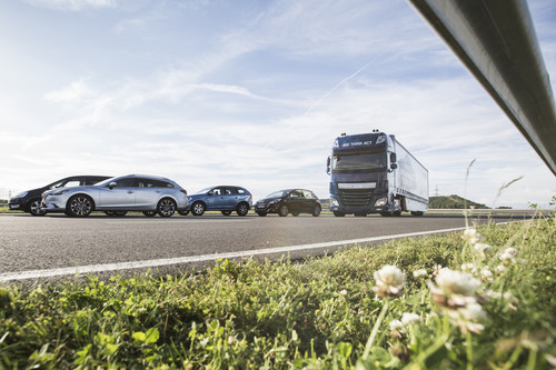 ZF Innovation Truck 2016 mit Evasive Maneuver Assist (EMA) und Highway Driving Assist (HDA).