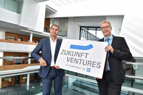 ZF-Vorstandsvorsitzender Dr. Stefan Sommer (re.) und Torsten Gollewski (li.) , Geschäftsführer der neu gegründeten Zukunft Ventures GmbH.