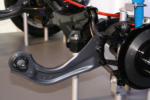 Zum Skyactiv-Konzept gehört auch eine neu angelenkte Hinterradfaufhängung.