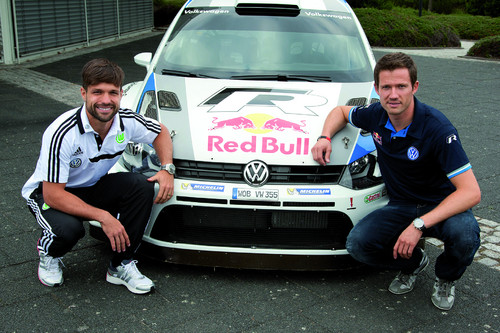 Zwei Profi-Sportler: VfL-Mannschaftskapitän Diego Benaglio und VW-Rallyefahrer Sébastian Ogier (rechts).