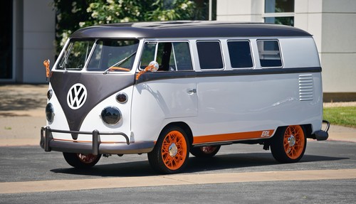 Auto  Warum ein alter VW-Bulli in die Zukunft gebeamt wurde