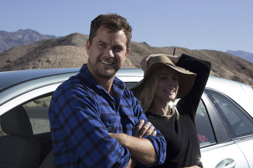 „The Death Valley Experiment“: Diane Kruger und Joshua Jackson mit dem Mercedes-Benz B-Klasse F-Cell im Death Valley, USA.