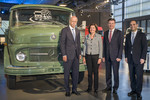 50-Jahr-Feier im Mercedes-Benz-Werk Wörth (von links): Daimler-Vorstandschef Dr. Dieter Zetsche, Ministerpräsidentin Malu Dreyer, Lkw-Vorstand Dr. Wolfgang Bernhard und Werksleiter Yaris Pürsün.