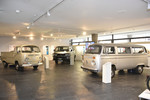 Ausstellung „Die Bullibauer – 60 Jahre Volkswagen Transporter aus Hannover“.