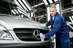 Das Mercedes-Benz-Werk Düsseldorf ist das größte Transporterwerk der Daimler AG.