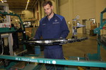 Das Mercedes-Benz-Werk Hamburg ist weltweit führend bei der Polymermetallhybrid-Technologie. 