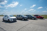 Der ADAC hat die letzten vier Kleinwagen unter 15.000 Euroi verglichen (von links): Mitsubishi Space Star, Citroën C3, Dacia Sandero und Fiat Panda. 