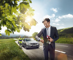 Die Mercedes-Benz-Versicherung erweitert ihre Leistungen um die Mobilitätsservices Mercedes-Benz Mobilo und Smart Road Assistance.