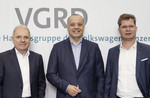 Dr. Franz Dopf, Geschäftsführer After Sales VGRD,
Bernhard Bauer, Geschäftsführer der SEAT Deutschland GmbH und Reiner Schroll, Sprecher der Geschäftsführung der VGRD (von links).