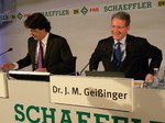 Dr. Jürgen M. Geißinger und Klaus Rosenfeld (links).