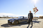 „Easy Driver“: Peter Fonda und der Mercedes-AMG GT Roadster.