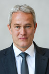Holger B. Santel.