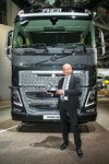 „International Truck of the Year 2014“: Volvo-Trucks-Präsident Claes Nilsson nahm die Auszeichnung für den FH entgegen.