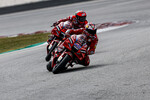 Jack Miller (vorne) und Francesco „Pecco“ Bagnaia auf Ducati bei Moto-GP-Testfahrten in Sepang.