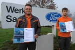 Kilian Wagner (li.) und David Brossette vom Ford-Werk Saarlouis haben in ihren Ausbildungsberufen die landesweit beste Prüfung im Saarland abgelegt.