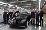 Langversion der neuen Mercedes-Benz E-Klasse läuft in Peking vom Band.