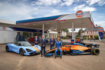 Mike Flewitt, McLaren Automotive CEO, Mike Jones, Gulf Oil International  CEO, Zak Brown, McLaren Racing CEO, Lando Norris, McLaren-Fahrer (von links).