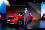 Opel-Markenchef Florian Huettl präsentiert den neuen Frontera.