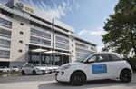 Opel übergab am Stammsitz in Rüsselheim 50 Adam Open Air an die gewinner der deutschen Fernsehlotterie.