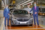 Produktionsstart des überarbeiteten Insignia, Modelljahr 2021 (von links): Oberbürgermeister Udo Bausch, Werkleiter Michael Lewald und Opel-Chef Michael Lohscheller.