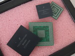 Solche Chips mit Hardware-Secure-Modulen (HSM) werden schon heute verbaut und könnten auch für den systematischen Schutz gegen Tacho-Betrug eingesetzt werden.