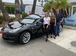 Stellten einen neuen Rekord für die USA-Durchquerung mit einem Elektroauto auf: Lars Thomsen, seine Frau Betty Legler und Tochter Robin.