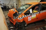 Toyota Prius bei der Unfallsimulation im Dekra-Crash-Center Neumünster. 