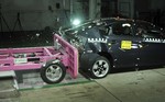 Toyota Prius im Dekra-Crashtest.