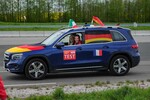 Während Europa- oder Weltmeisterschaften vor allem im Fußball sind Dekoartikel fürs Auto beliebt: Die Gesellschaft für Technische Überwachung hat gemeinsam mit dem ACE acht von ihnen auf ihre Verkehrstauglichkeit gestestet. 